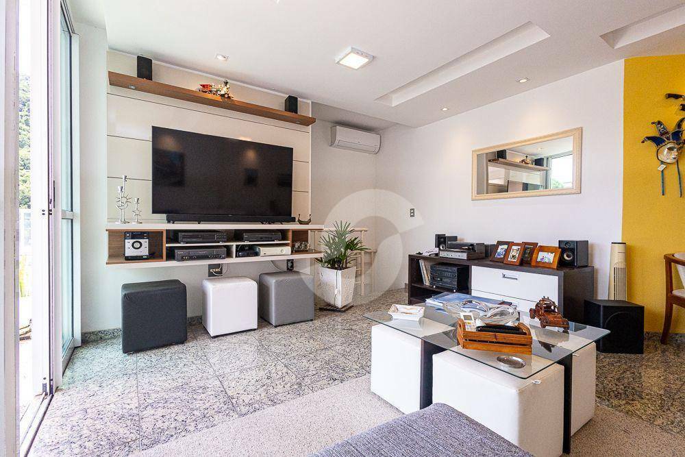 Cobertura à venda com 2 quartos, 148m² - Charitas,Niterói