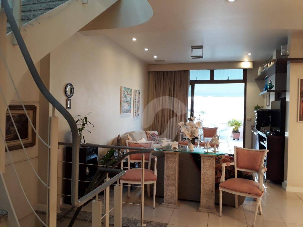 Cobertura à venda com 5 quartos, 252m² - Icaraí,Niterói