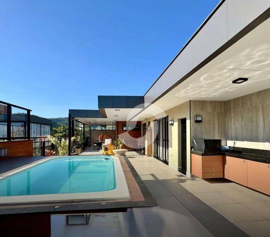 Cobertura à venda com 2 quartos, 219m² - Piratininga,Niterói