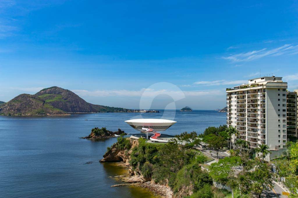 Cobertura à venda com 4 quartos, 650m² - Ingá,Niterói