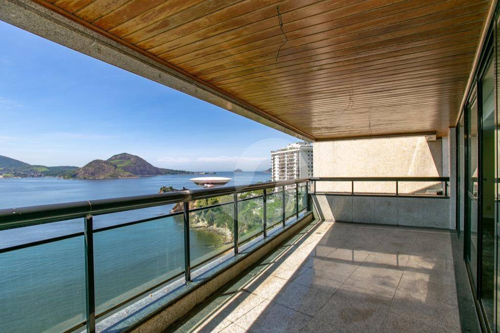 Cobertura à venda com 4 quartos, 650m² - Ingá,Niterói
