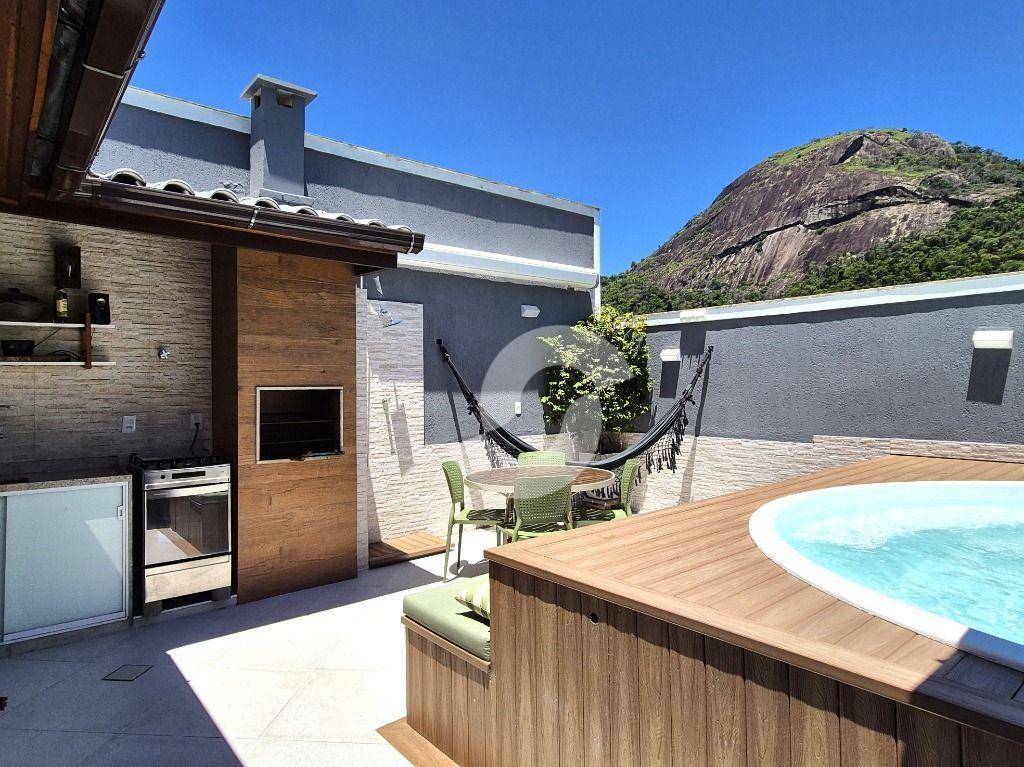 Cobertura à venda com 4 quartos, 201m² - São Francisco,Niterói