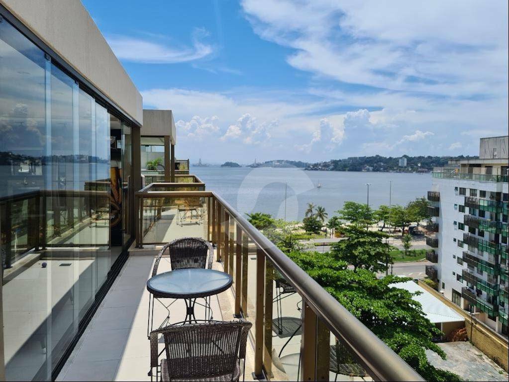 Cobertura à venda com 4 quartos, 249m² - Charitas,Niterói