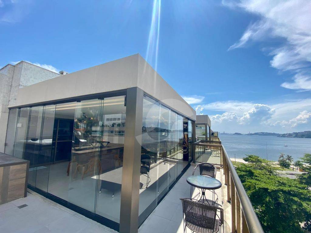 Cobertura à venda com 4 quartos, 249m² - Charitas,Niterói