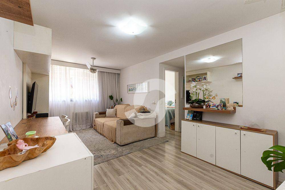  - Cobertura  duplex com 2 quartos e vista praia de Icarai - 1450 mil
