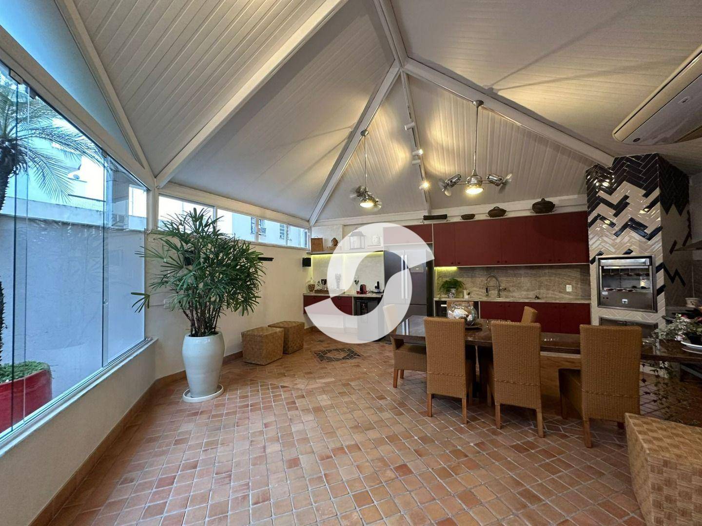 Cobertura à venda com 4 quartos, 400m² - Icaraí,Niterói