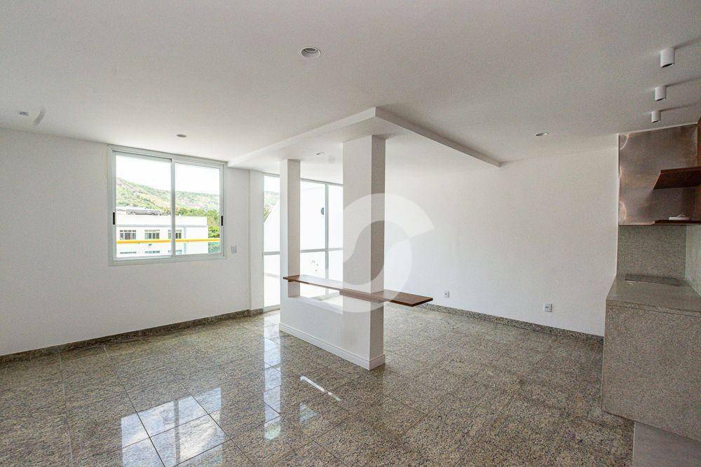 Cobertura à venda com 2 quartos, 185m² - São Francisco,Niterói