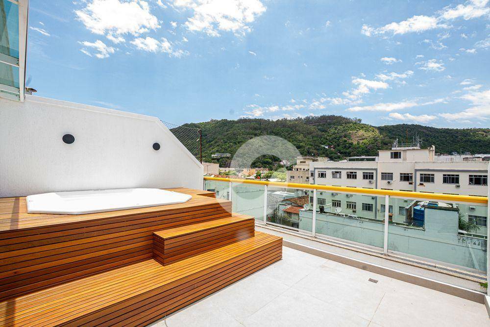 Cobertura à venda com 2 quartos, 185m² - São Francisco,Niterói