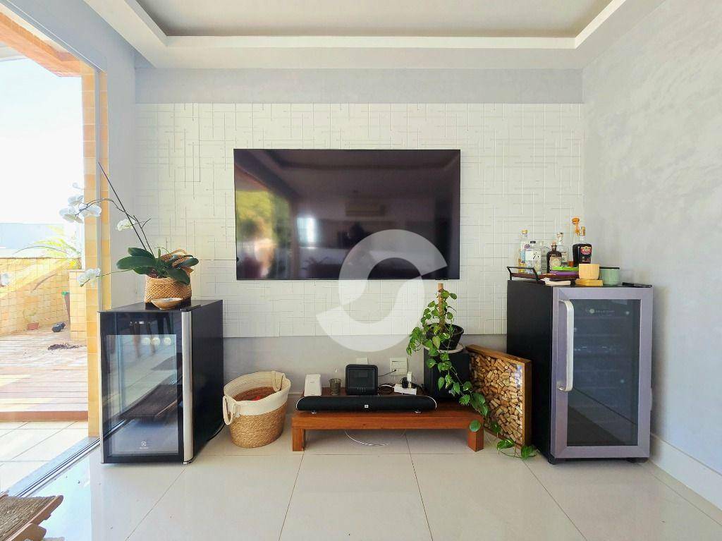 Cobertura à venda com 3 quartos, 160m² - Itaipu,Niterói