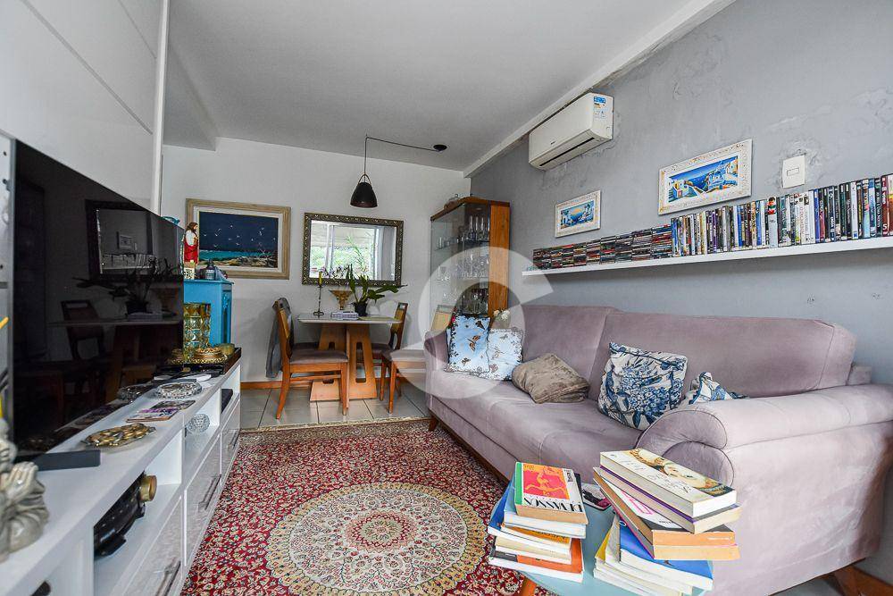 Cobertura à venda com 2 quartos, 81m² - Piratininga,Niterói