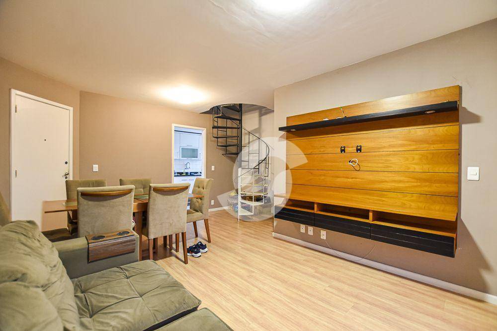 Cobertura à venda com 2 quartos, 137m² - Maria Paula,Niterói
