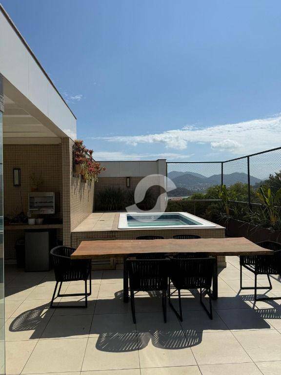 Cobertura à venda com 4 quartos, 334m² - Piratininga,Niterói