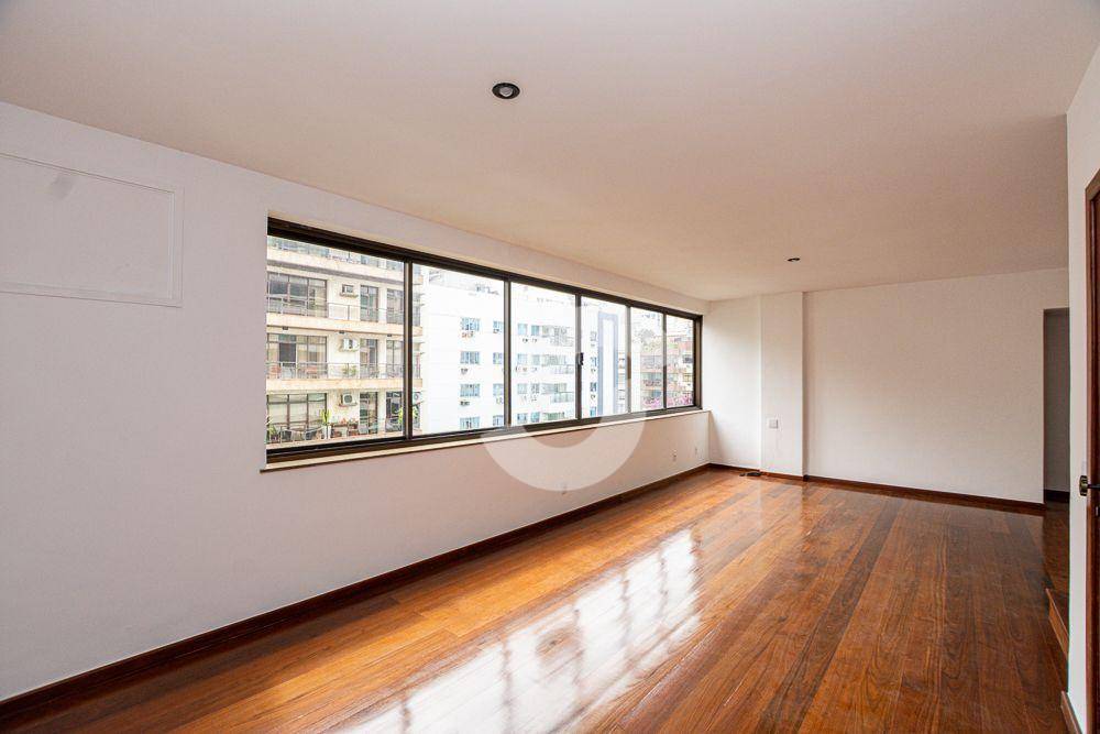 Cobertura à venda com 4 quartos, 350m² - Ingá,Niterói