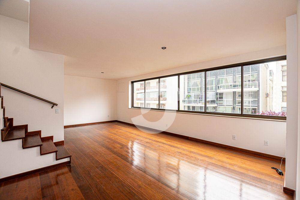 Cobertura à venda com 4 quartos, 350m² - Ingá,Niterói
