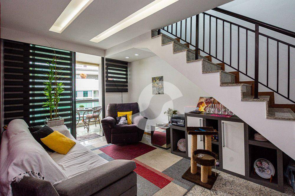Cobertura à venda com 4 quartos, 258m² - Charitas,Niterói