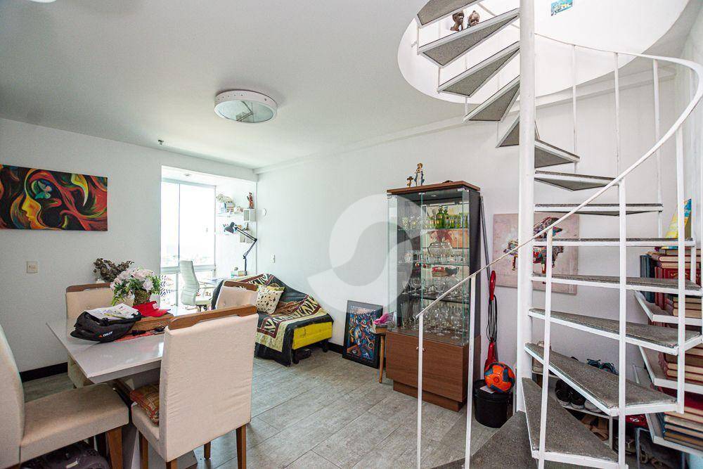 Cobertura à venda com 2 quartos, 82m² - Camboinhas,Niterói