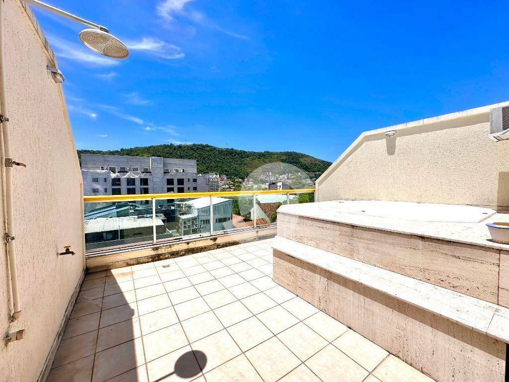 Cobertura à venda com 2 quartos, 100m² - São Francisco,Niterói