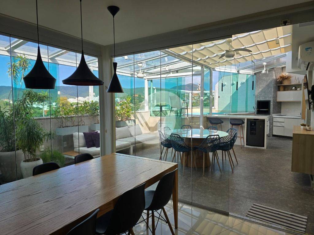 Cobertura à venda com 3 quartos, 156m² - Itaipu,Niterói