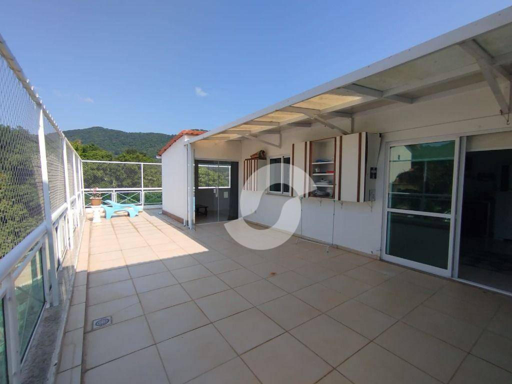 Cobertura à venda com 2 quartos, 62m² - Itaipu,Niterói