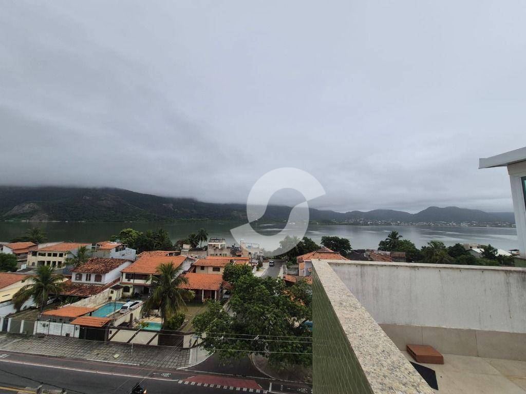 Cobertura à venda com 2 quartos, 130m² - Piratininga,Niterói