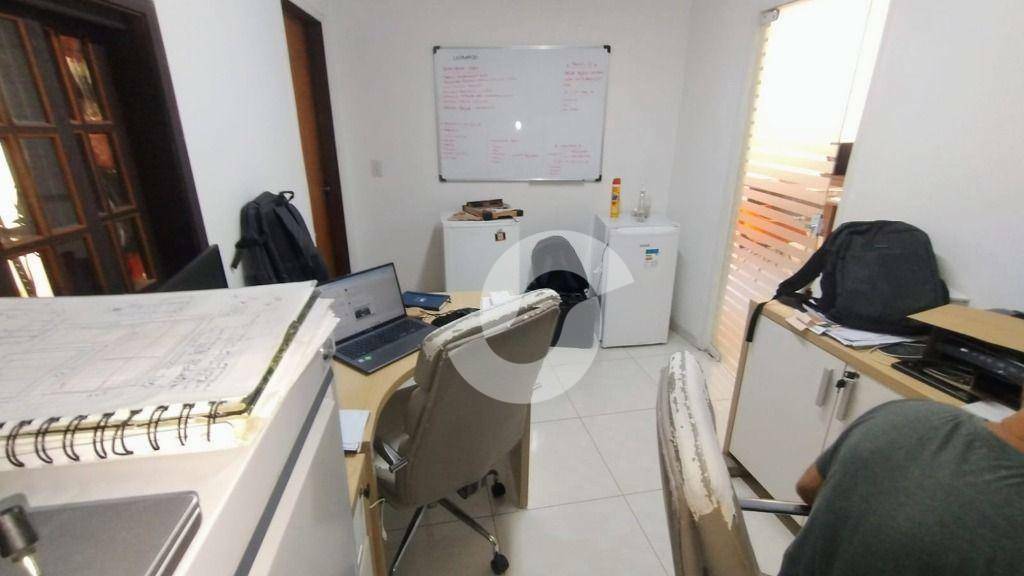  - Oportunidade em Itaipu: Galpão Versátil, localização privilegiada.