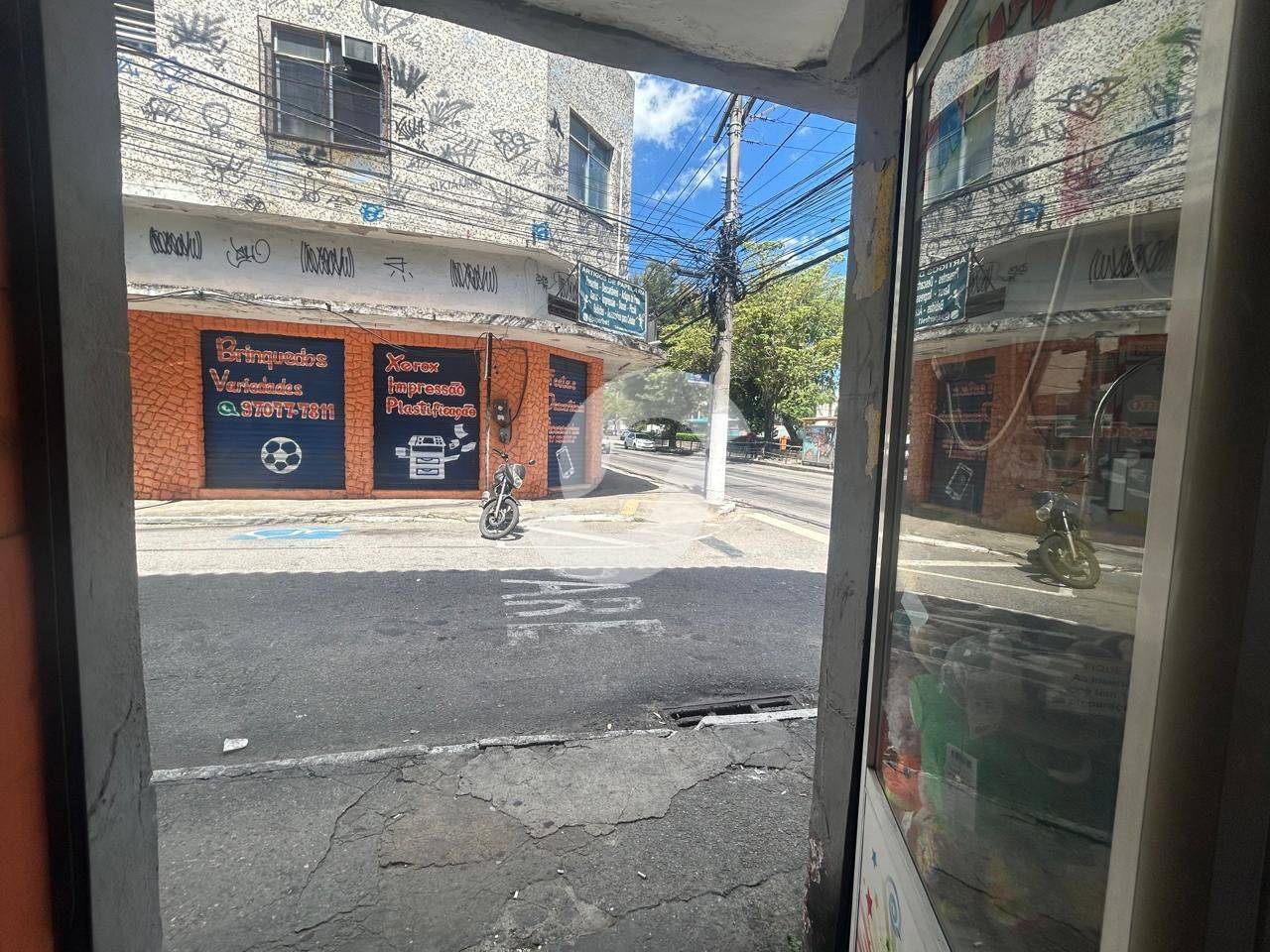 - Loja no Fonseca em Frente ao Habibs