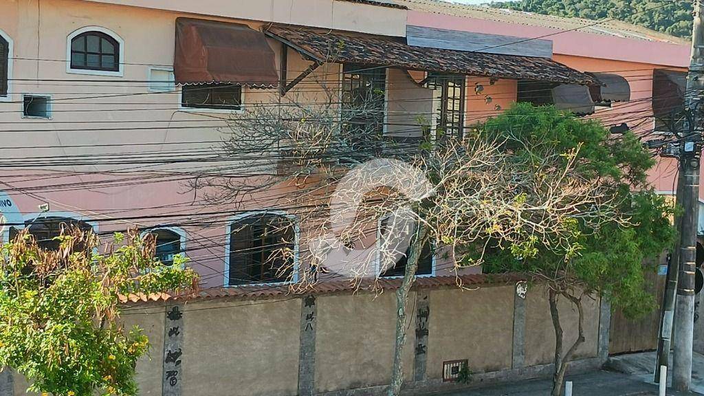 Sobrado à venda com 4 quartos, 160m² - Piratininga,Niterói