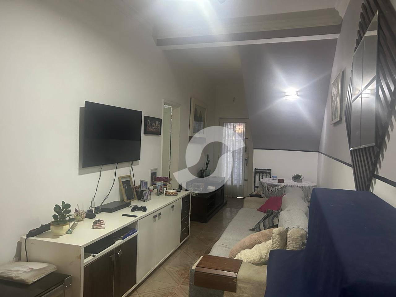 Sobrado à venda com 2 quartos, 450m² - Santa Rosa,Niterói